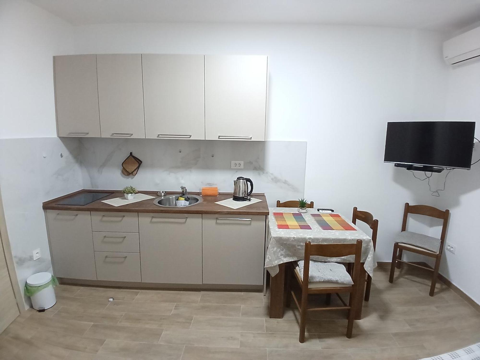 Apartments Tiha Noc โกตอร์ ภายนอก รูปภาพ