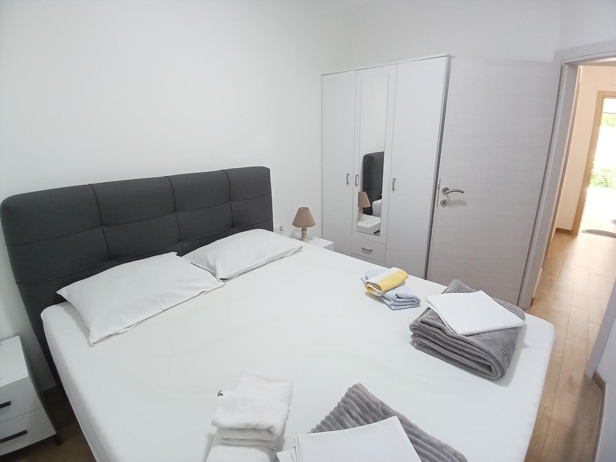 Apartments Tiha Noc โกตอร์ ภายนอก รูปภาพ