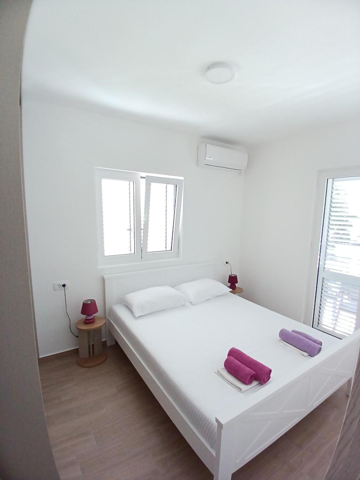Apartments Tiha Noc โกตอร์ ภายนอก รูปภาพ