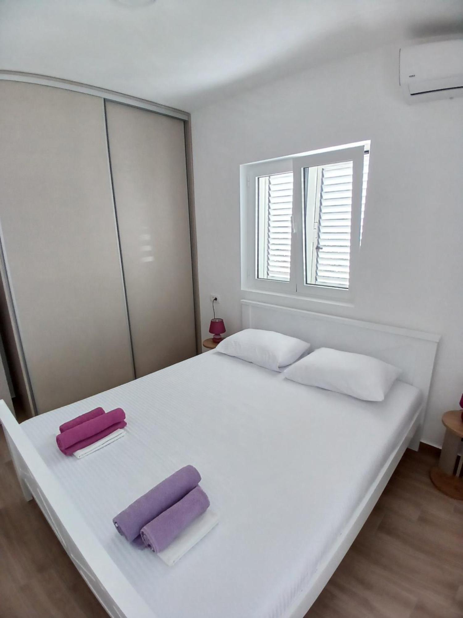 Apartments Tiha Noc โกตอร์ ภายนอก รูปภาพ