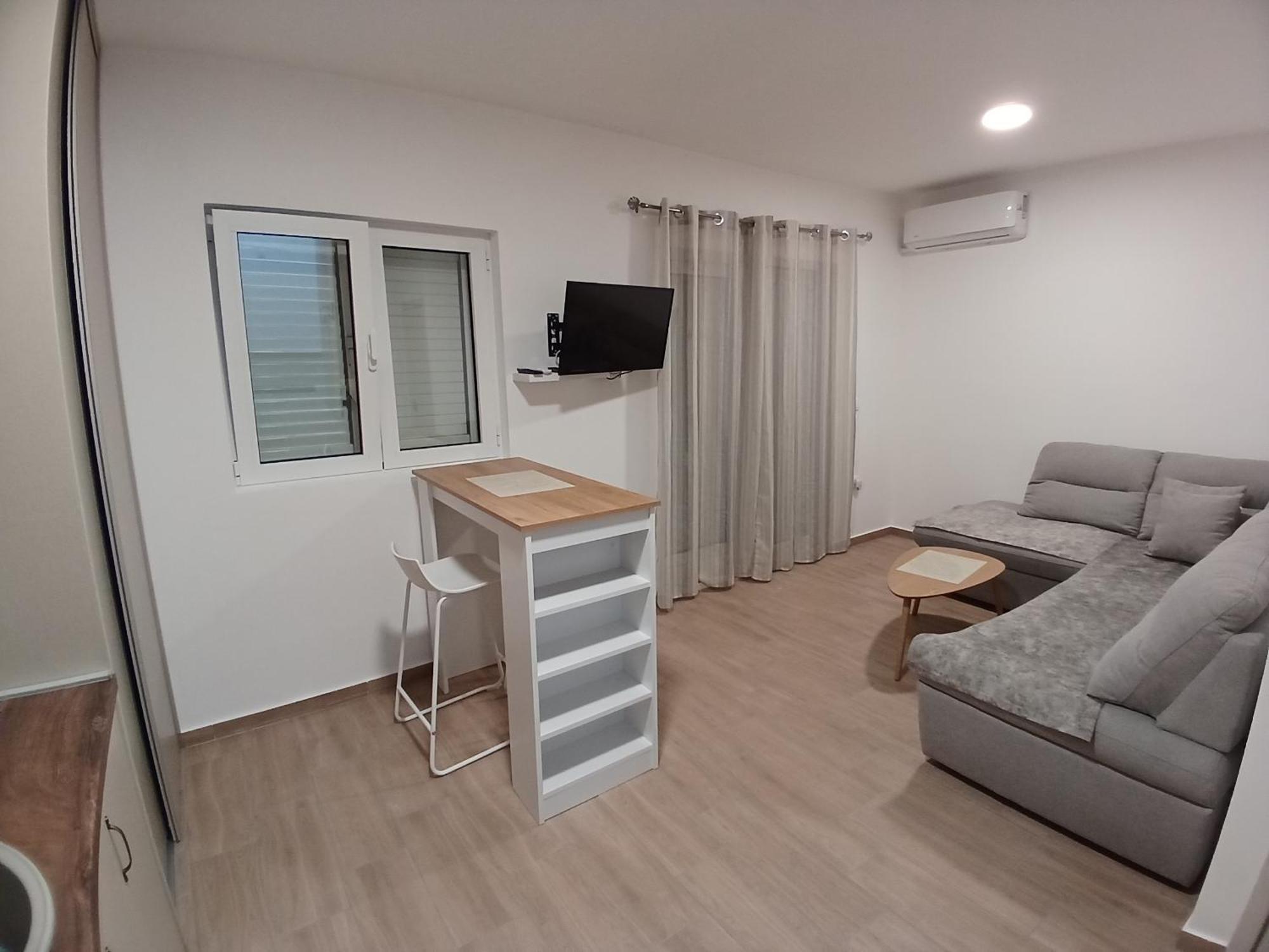 Apartments Tiha Noc โกตอร์ ภายนอก รูปภาพ