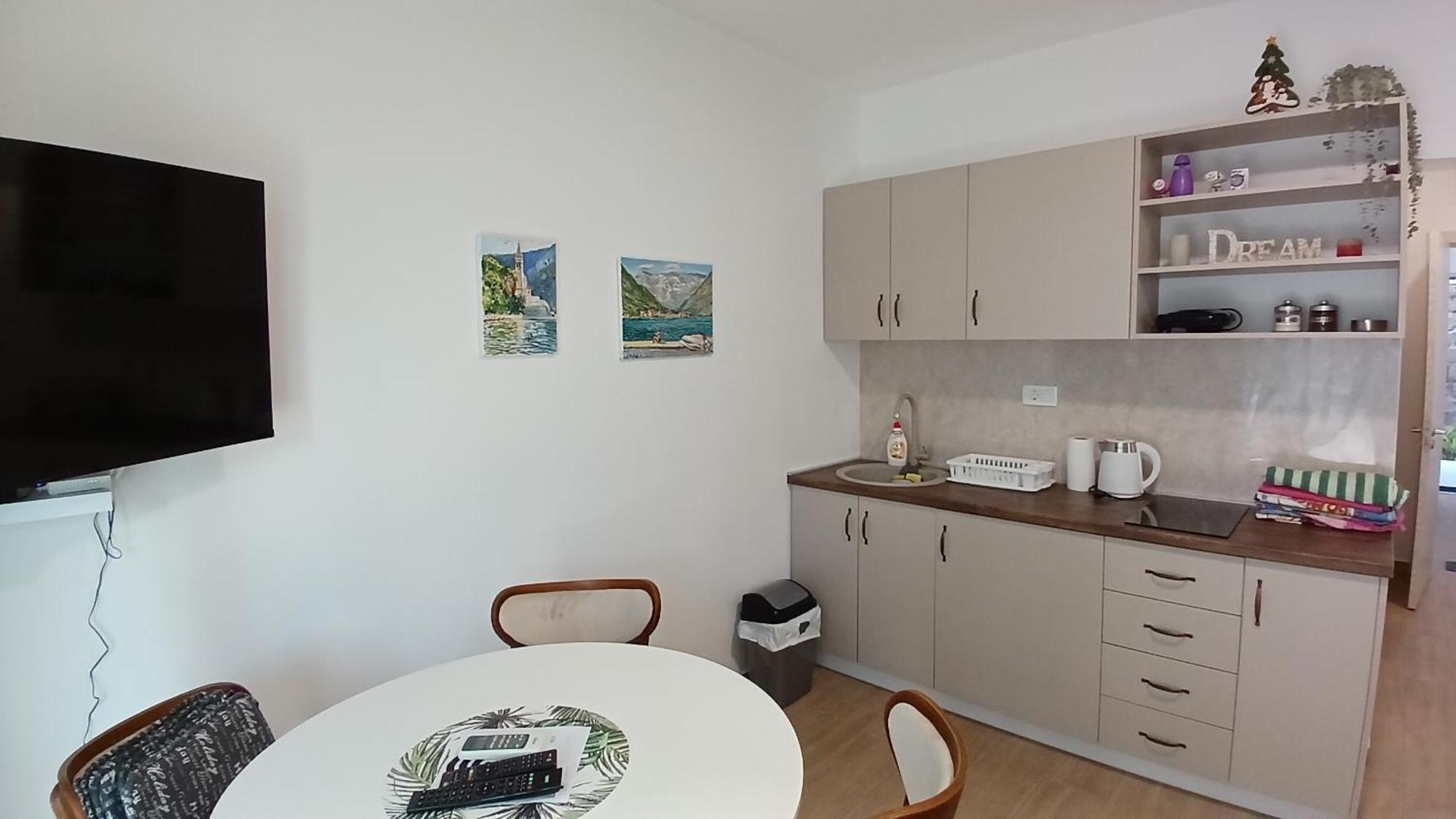 Apartments Tiha Noc โกตอร์ ภายนอก รูปภาพ