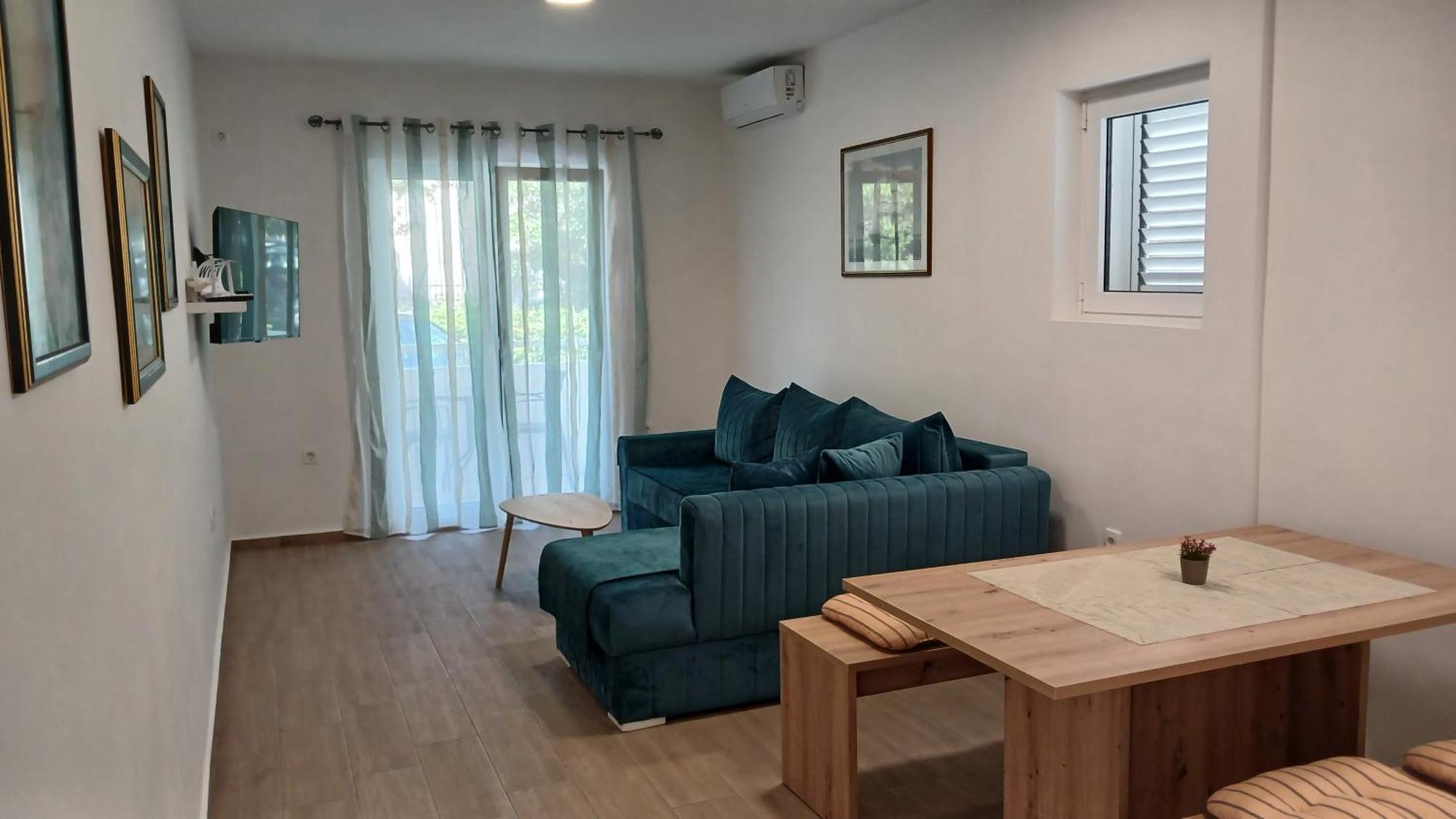 Apartments Tiha Noc โกตอร์ ภายนอก รูปภาพ