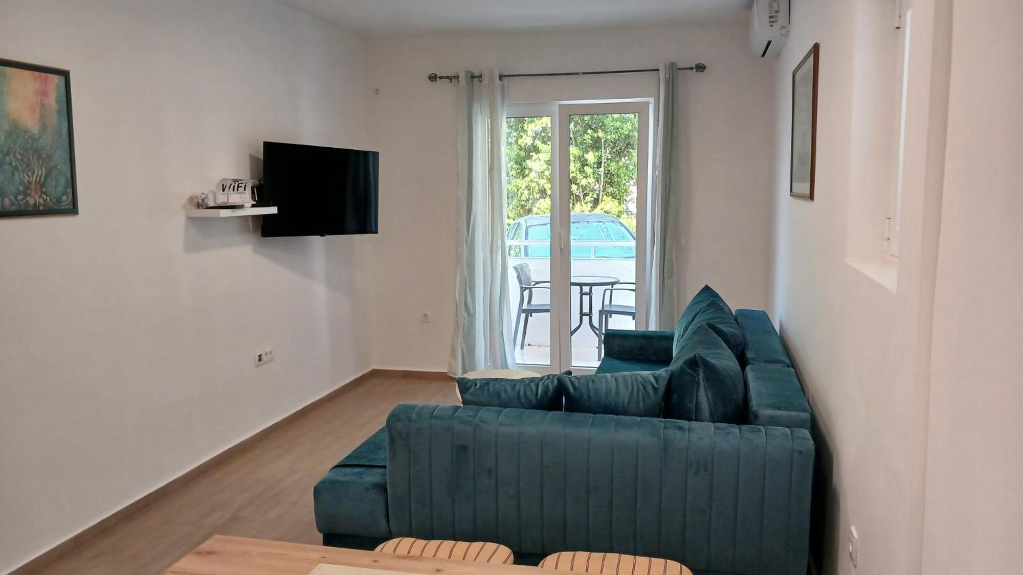 Apartments Tiha Noc โกตอร์ ภายนอก รูปภาพ