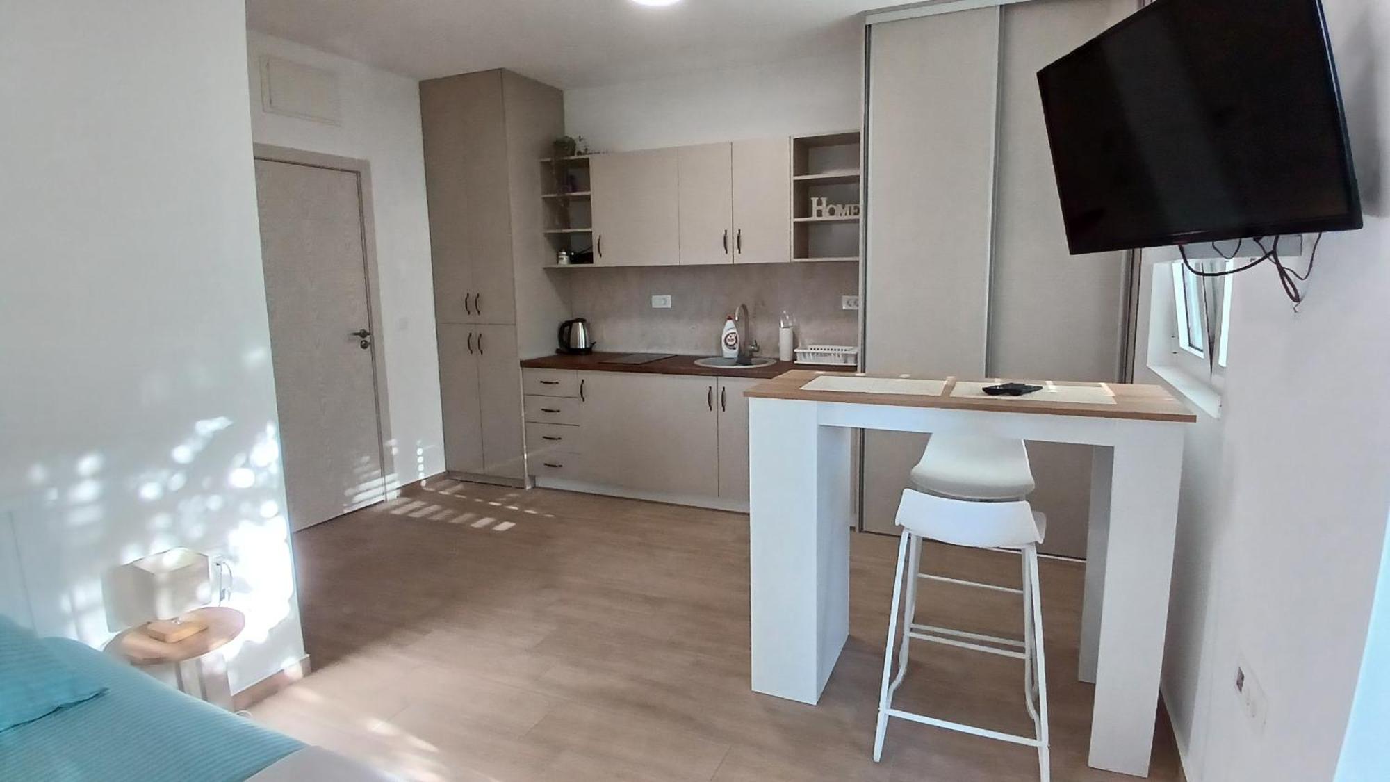 Apartments Tiha Noc โกตอร์ ภายนอก รูปภาพ
